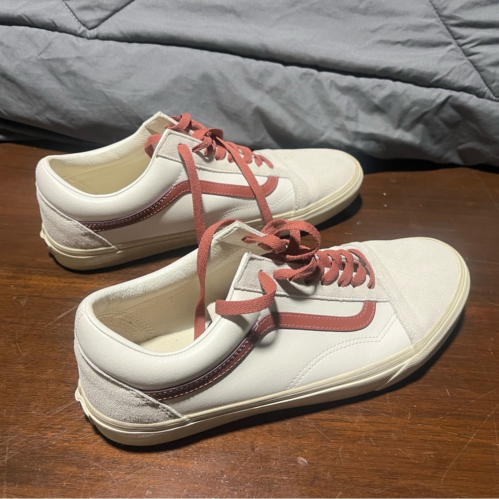 Low Top‎ Sneakers